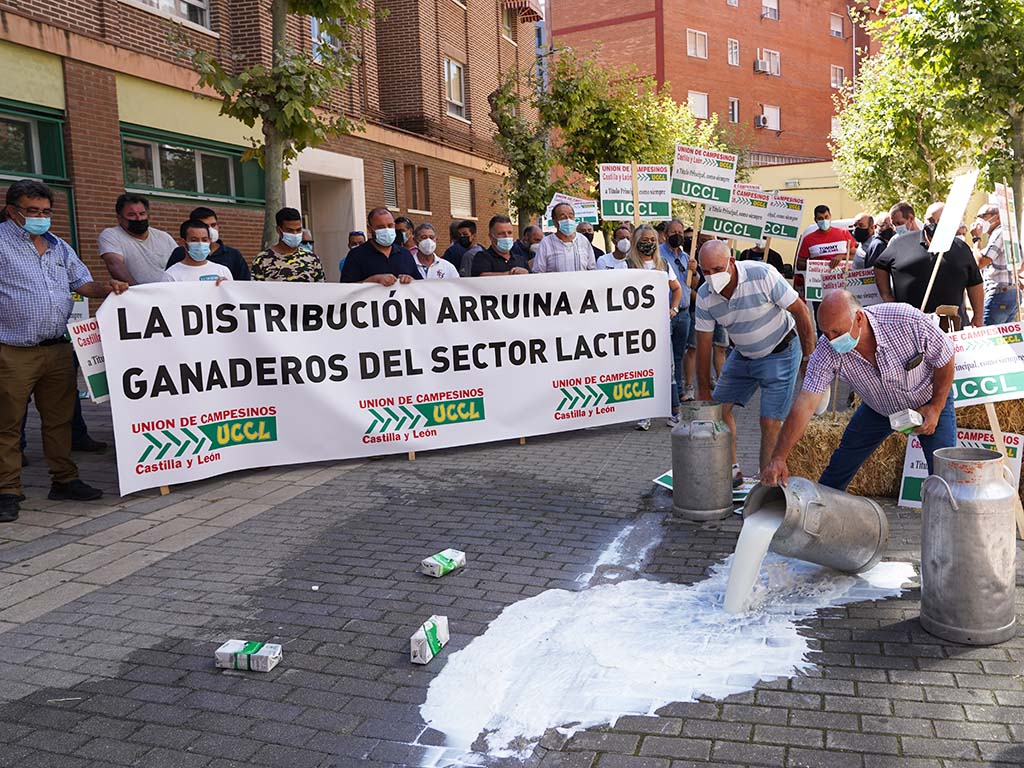 protesta ganaderos leche valladolid