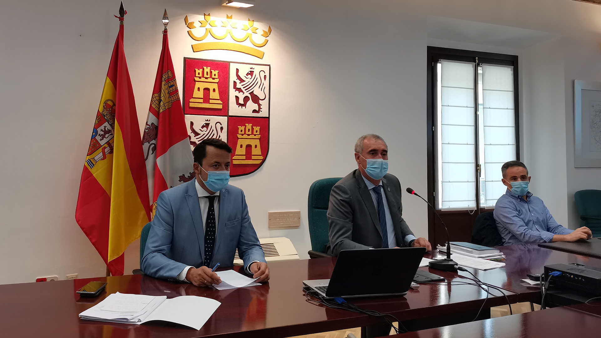 Diego del Pozo (izquierda) y José Mazarías, durante la rueda de prensa. /E.A.