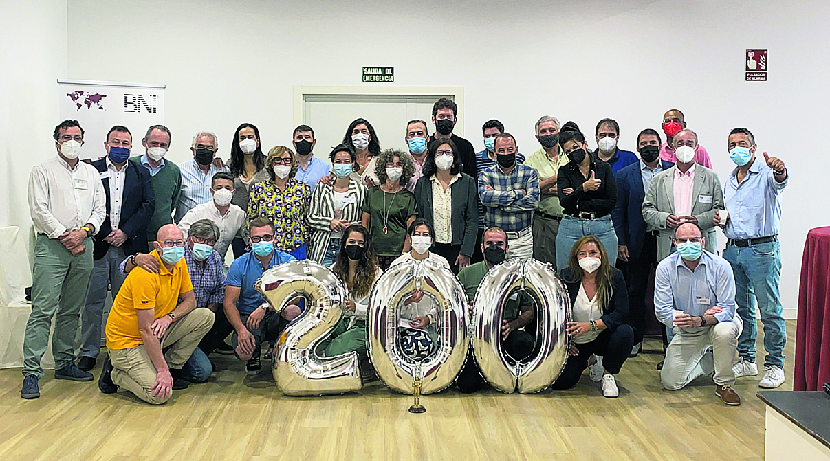 Fotografía del grupo durante la reunión 200 celebrada el día 2 de este mes de septiembre. / E. A.