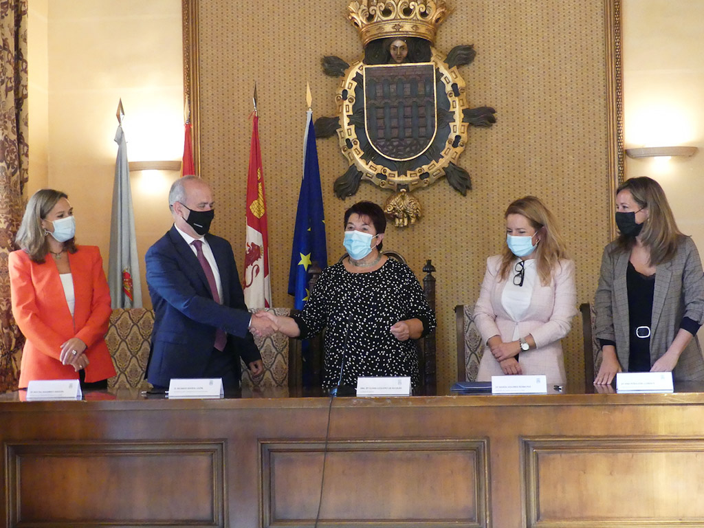 2021 09 28 Firma convenio Spanish Life con la UNED