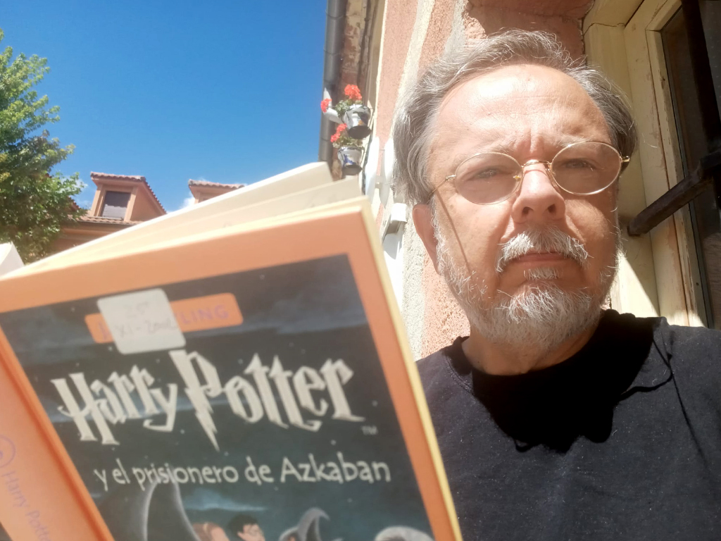 Adolfo Muñoz tradujo la segunda, tercera y cuarta novela de la saga de J. K. Rowling. / EL ADELANTADO