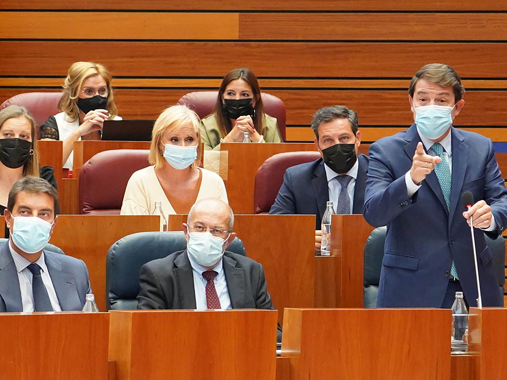 El PSOE aplaude a Montero tras discutir con su excompañera Carlota Amigo 1 manueco igea pleno