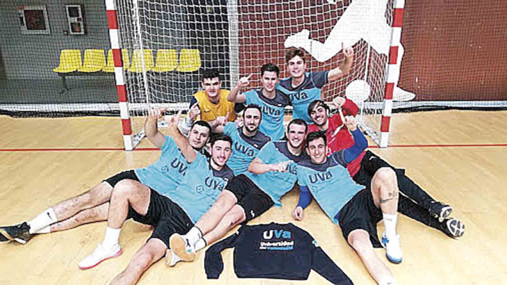 Equipo de fútbol sala de la Facultad de Educación de Segovia. Ganadores del Trofeo Rector en la edición 19-20 en Burgos.