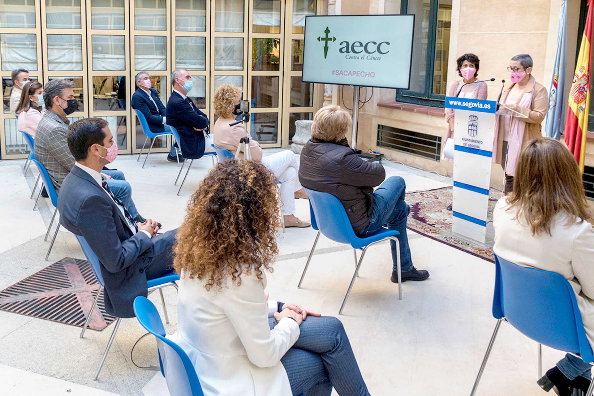 AECC Dia Cancer Mama Ayuntamiento KAM4028