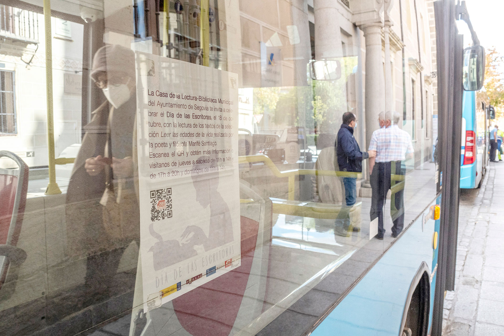 Dia Escritoras Autobuses Urbanos KAM5207