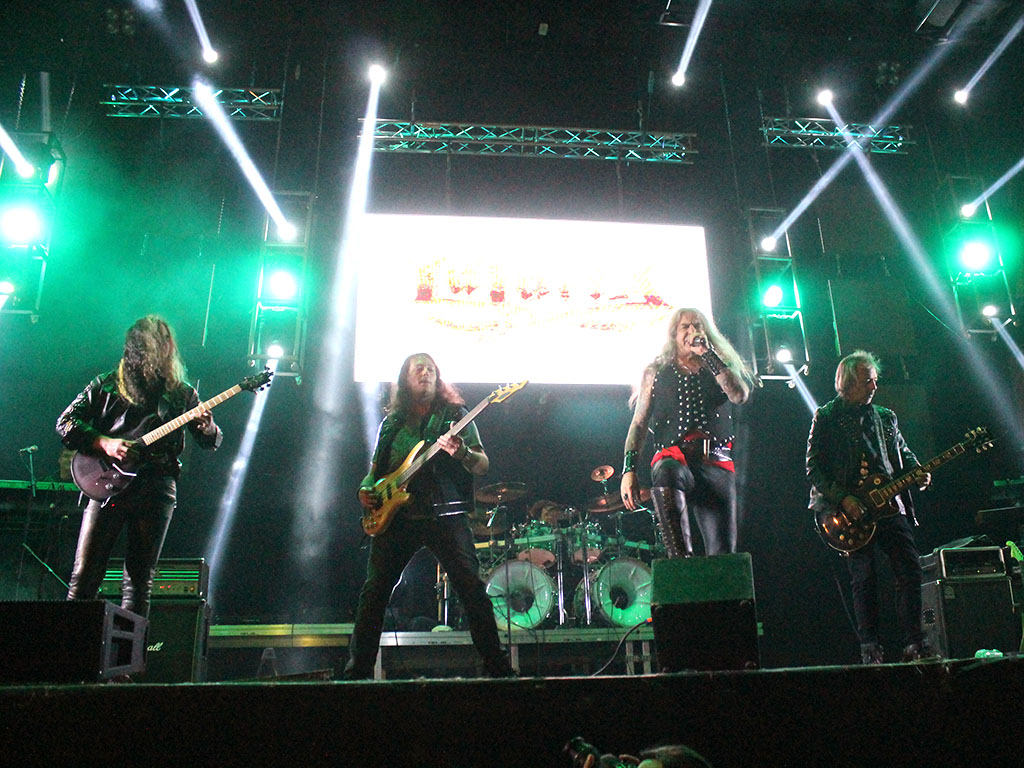 En el escenario del parque de El Penascal Lujuria desgrano su version de ‘Los Comuneros en su disco ‘Y la yesca ardera