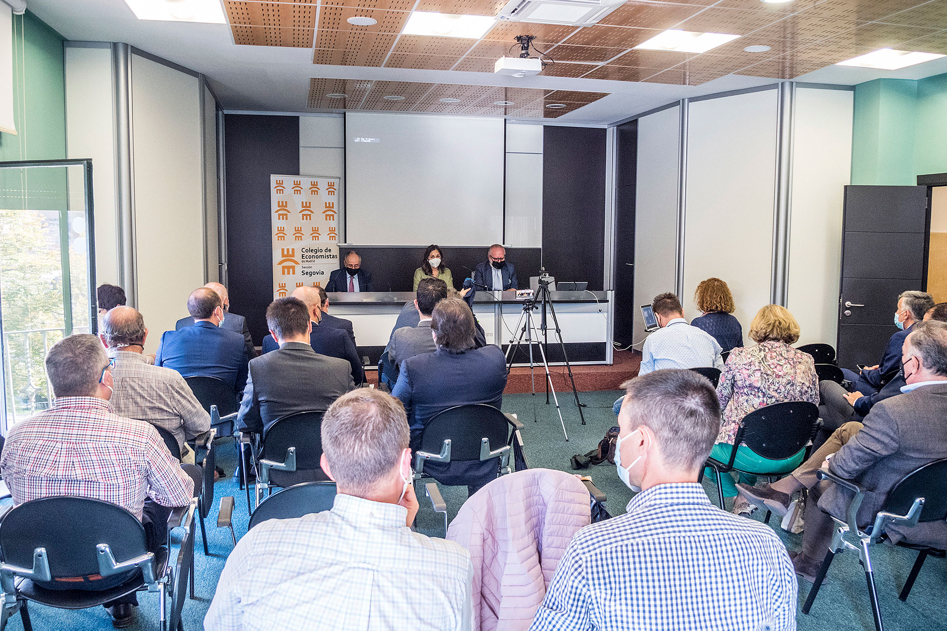 FES Colegio Economistas Jornada KAM5426