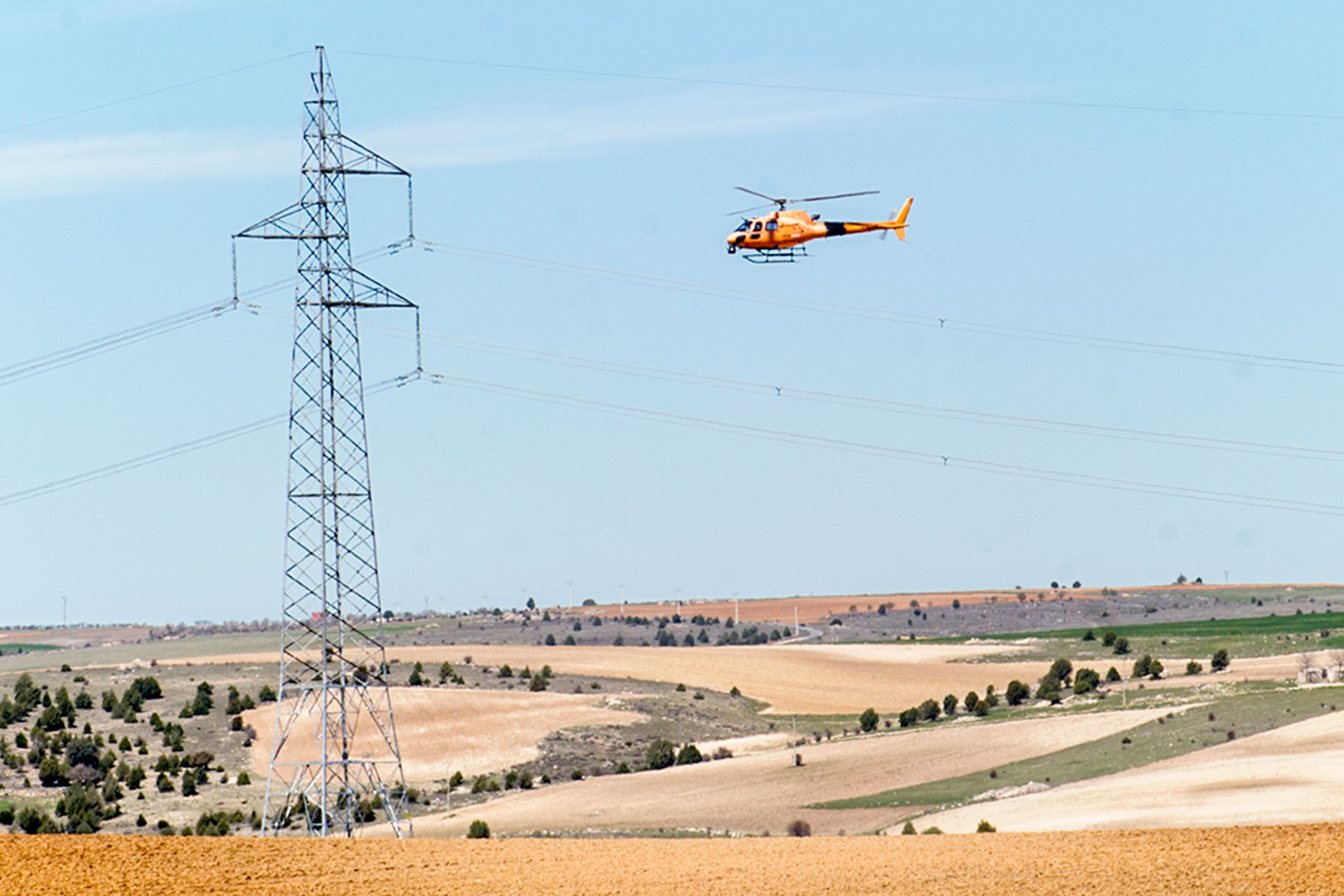 Helicoptero Revisando Linea Electrica Trabajadores KAM8163