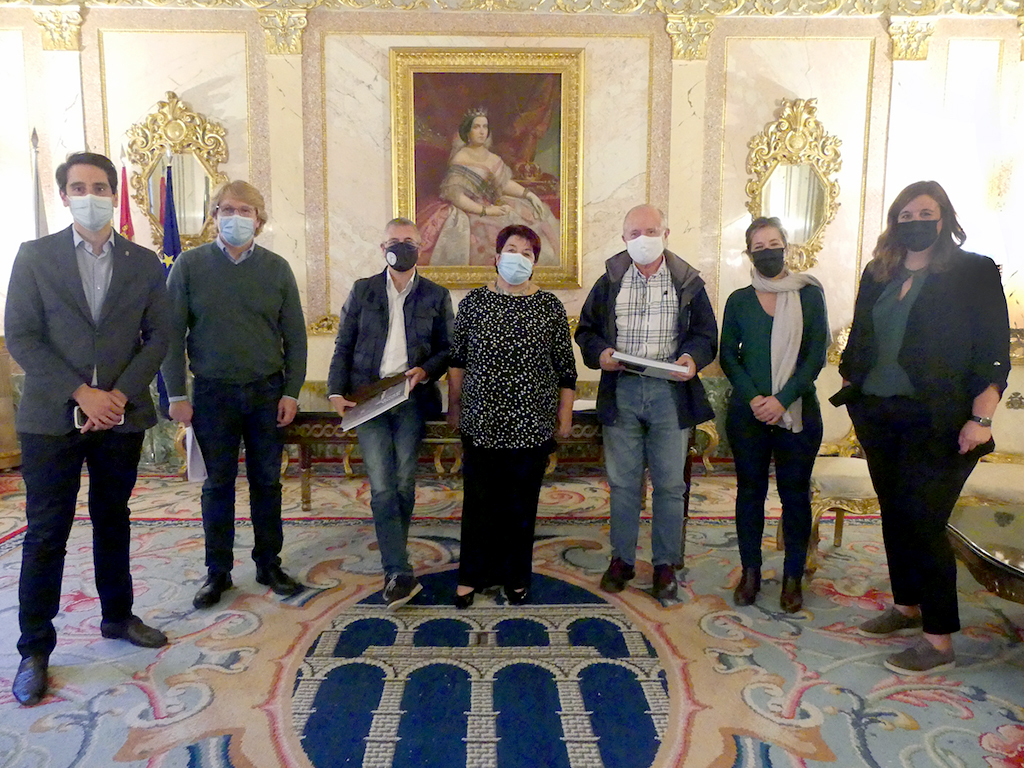 La alcaldesa Clara Luquero recibio al secretario de Estado en la Sala Blanca de la Casa Consistorial