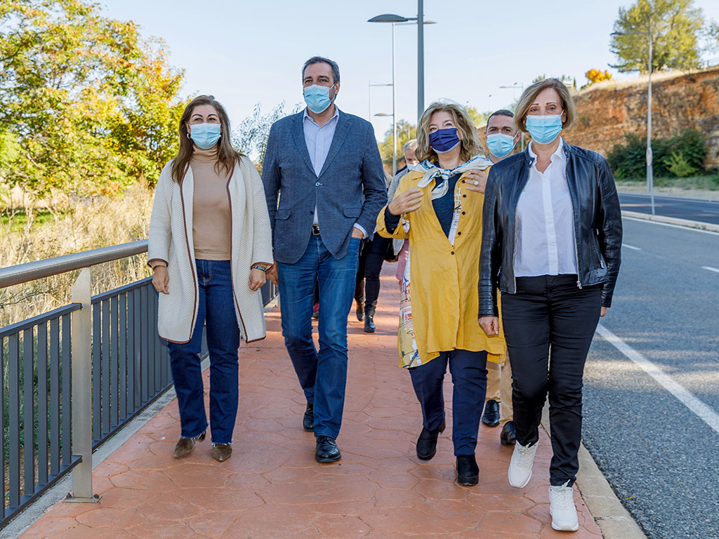 Lopez Bas se reunion con la plataforma Salvemos Navacerrada