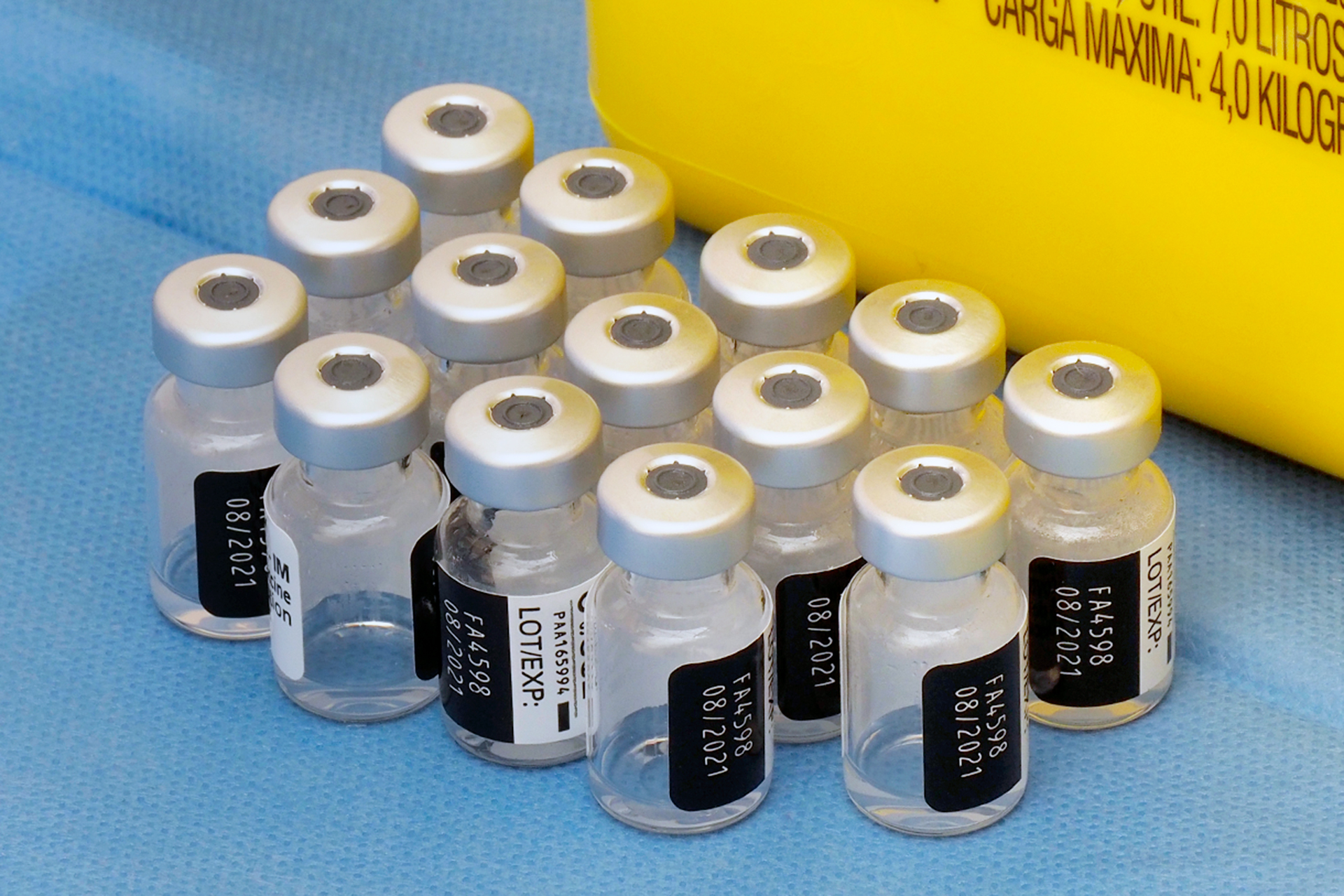 Vacunacion 1951 1954 Pfizer Coronavirus KAM2682