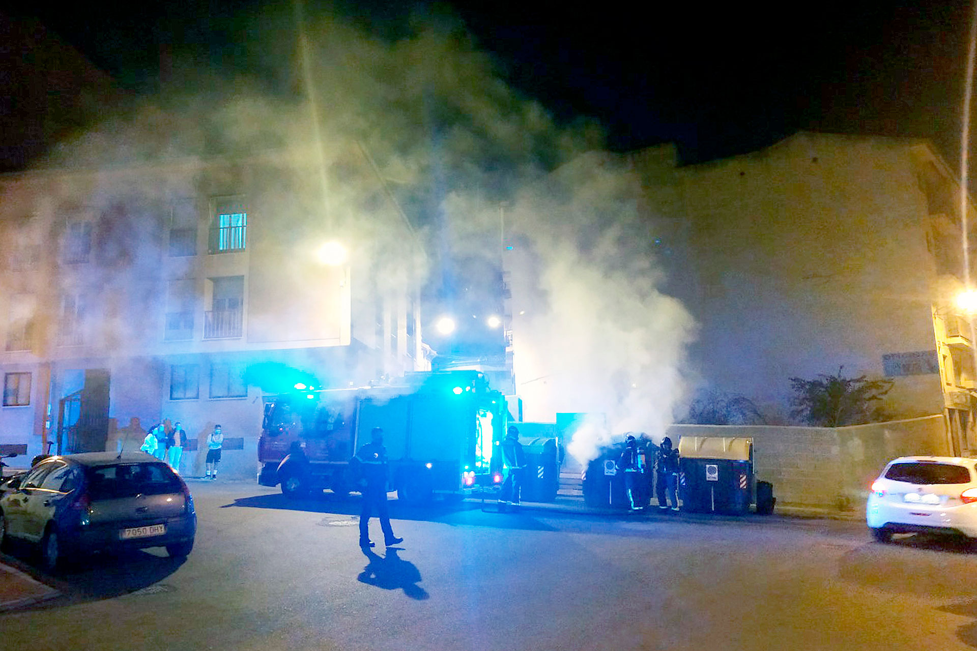 incendio contenedor calle cantarranas 210132