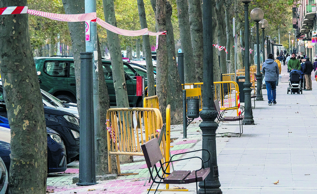 06 1kama Avenida Constitucion Farolas Precintadas KAM0730