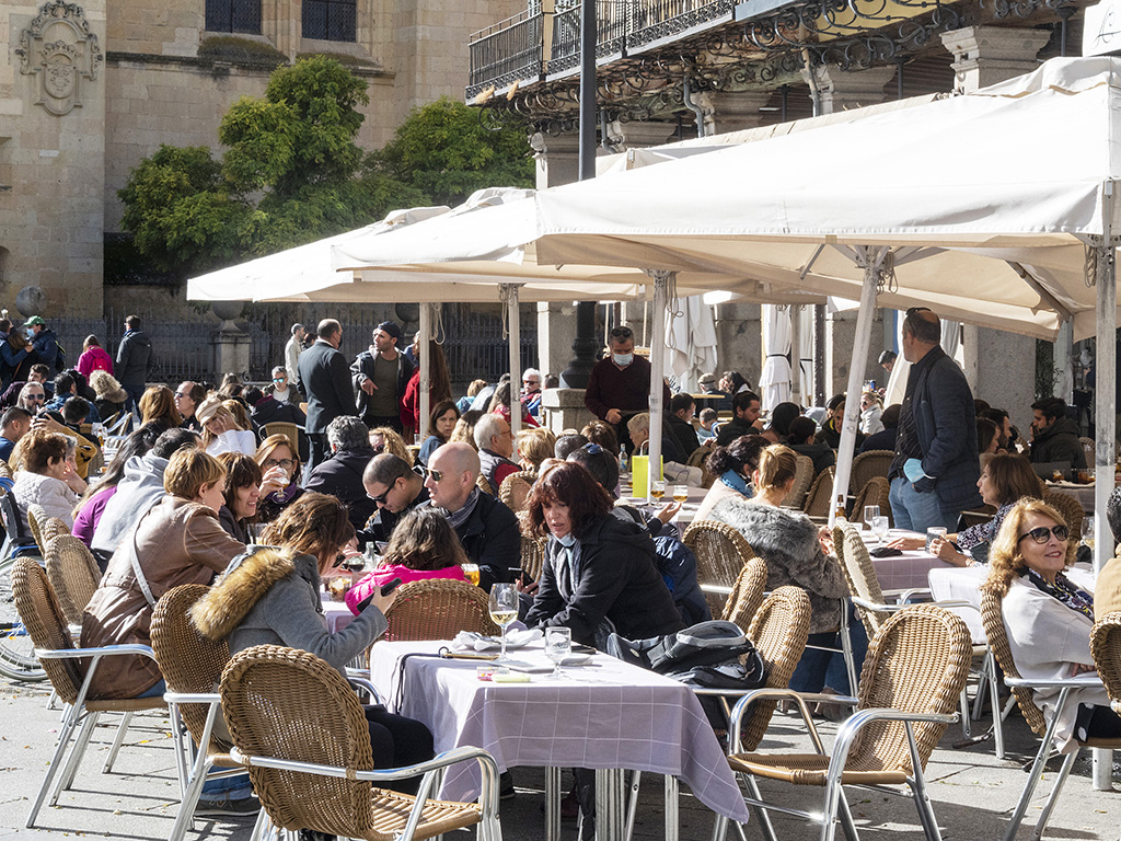 20211101 Turistas Terrazas KAM8357