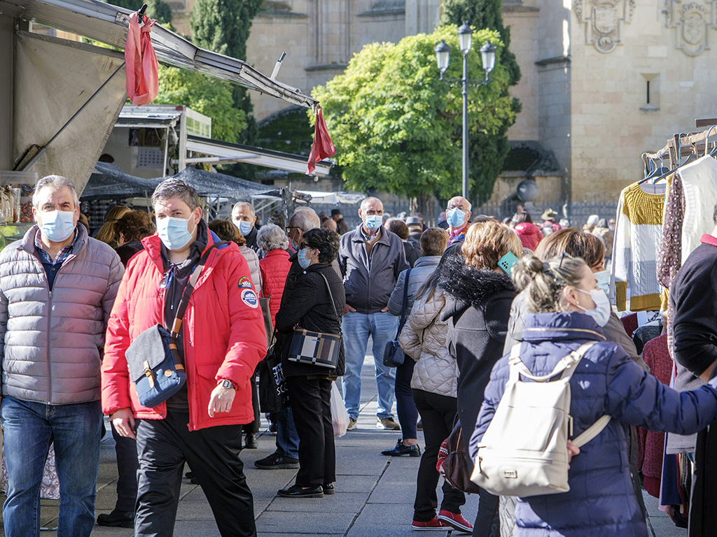 20211111 Calle Gente Mascarillas Coronavirus KAM7153