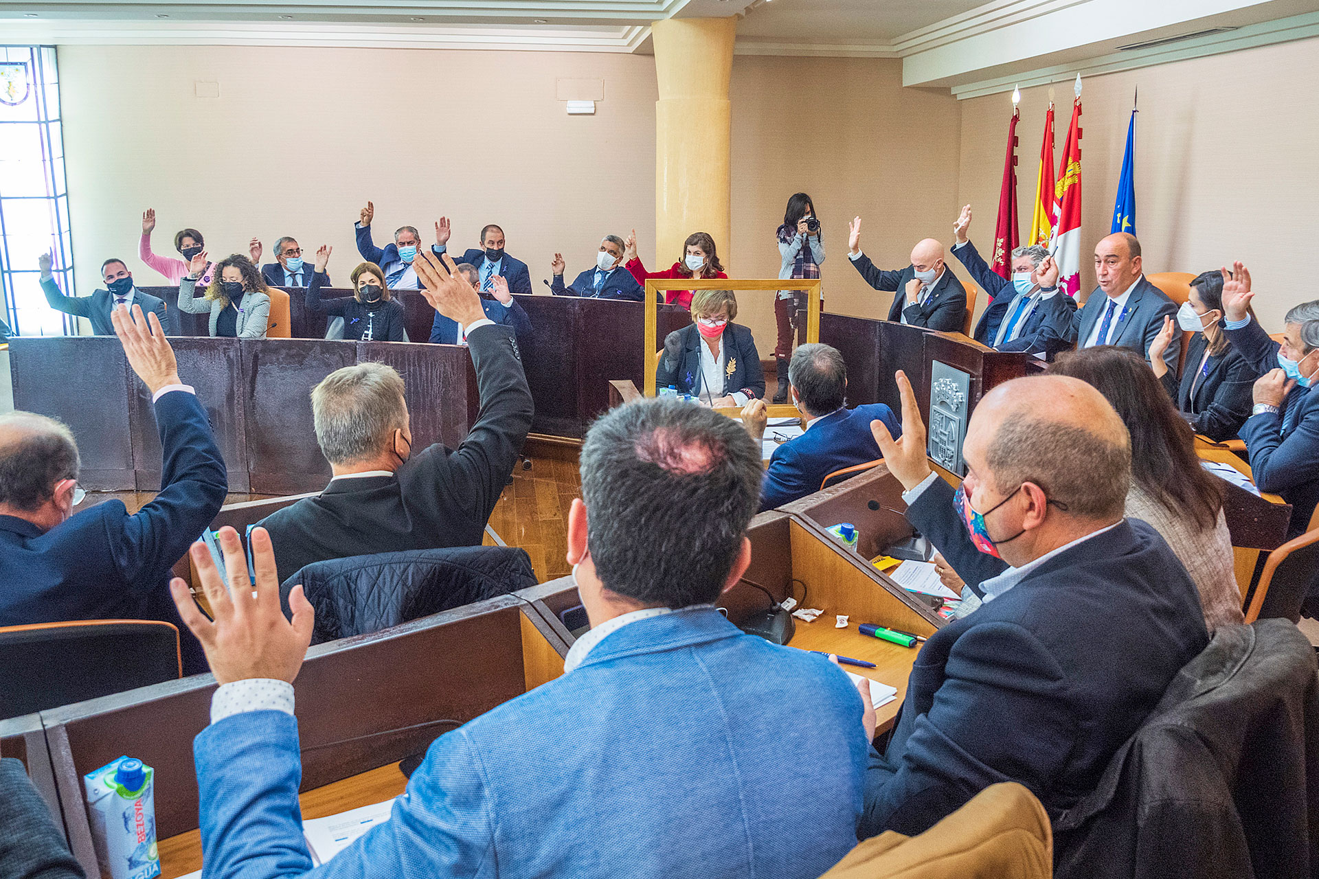 Diputacion Pleno Votacion Todos KAM1423