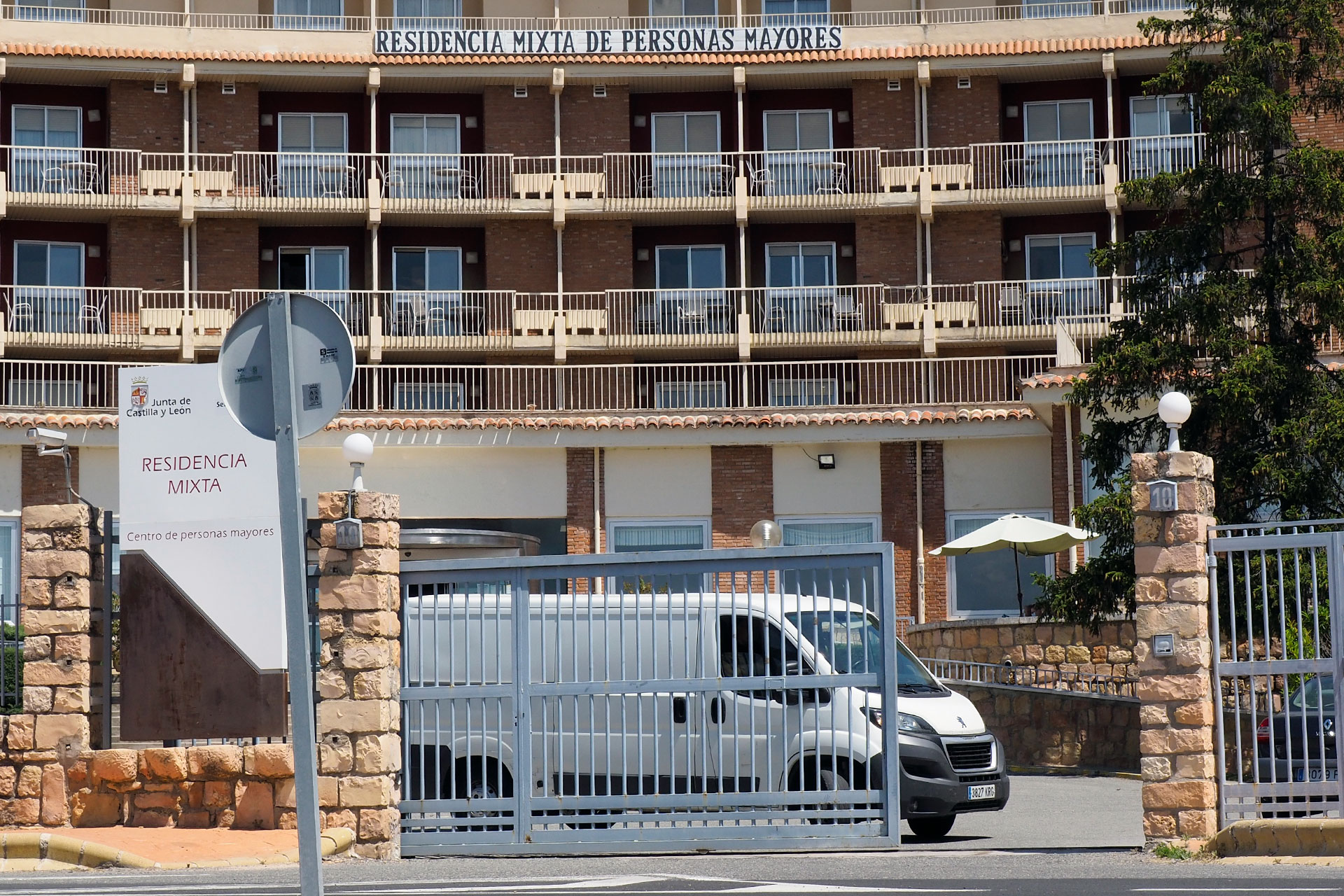 Residencia Mixta KAM7448