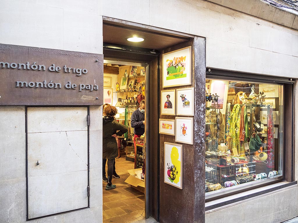 Tienda Monton Trigo Monton Paja Comercio