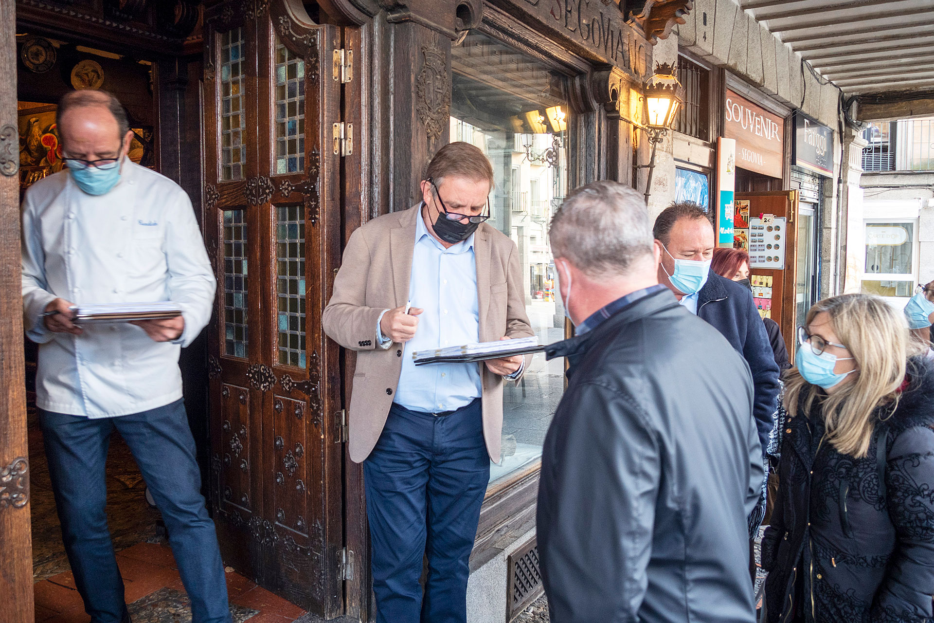 Turistas Meson Candido KAM8373 Turistas Meson Candido KAM8373