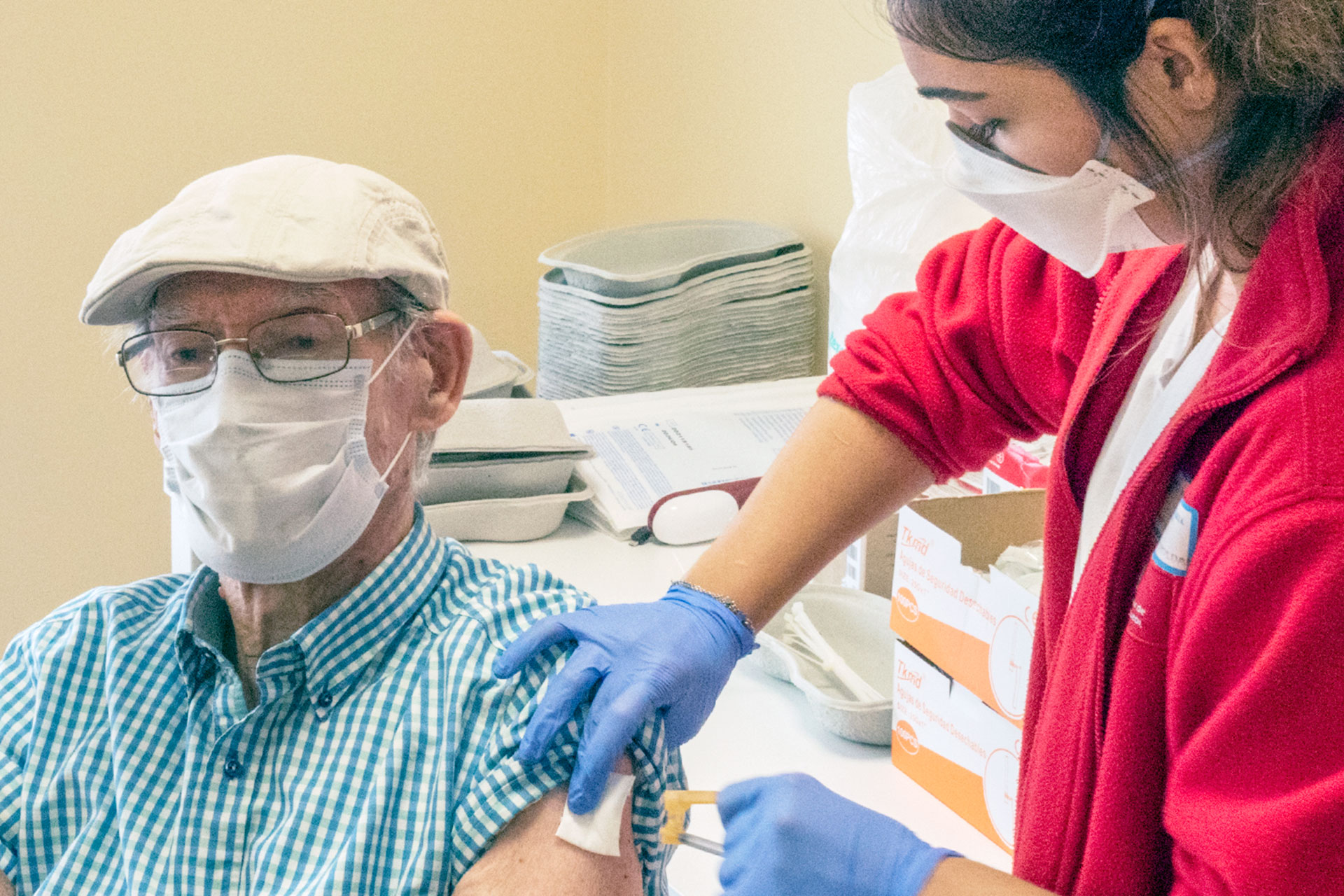 Vacunacion Centro COVID Tercera Dosis KAM8740 1