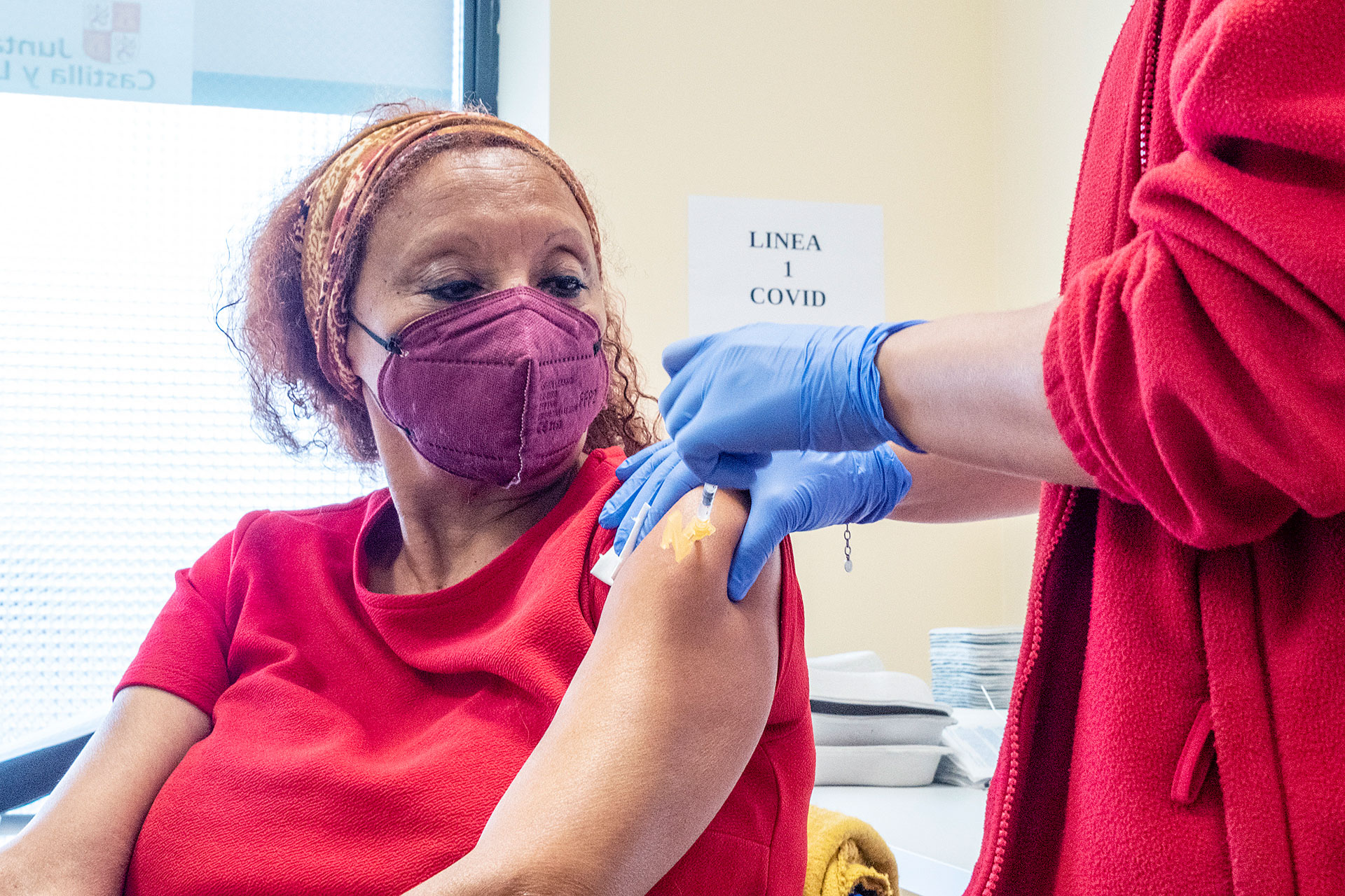 Vacunacion Centro COVID Tercera Dosis KAM8757