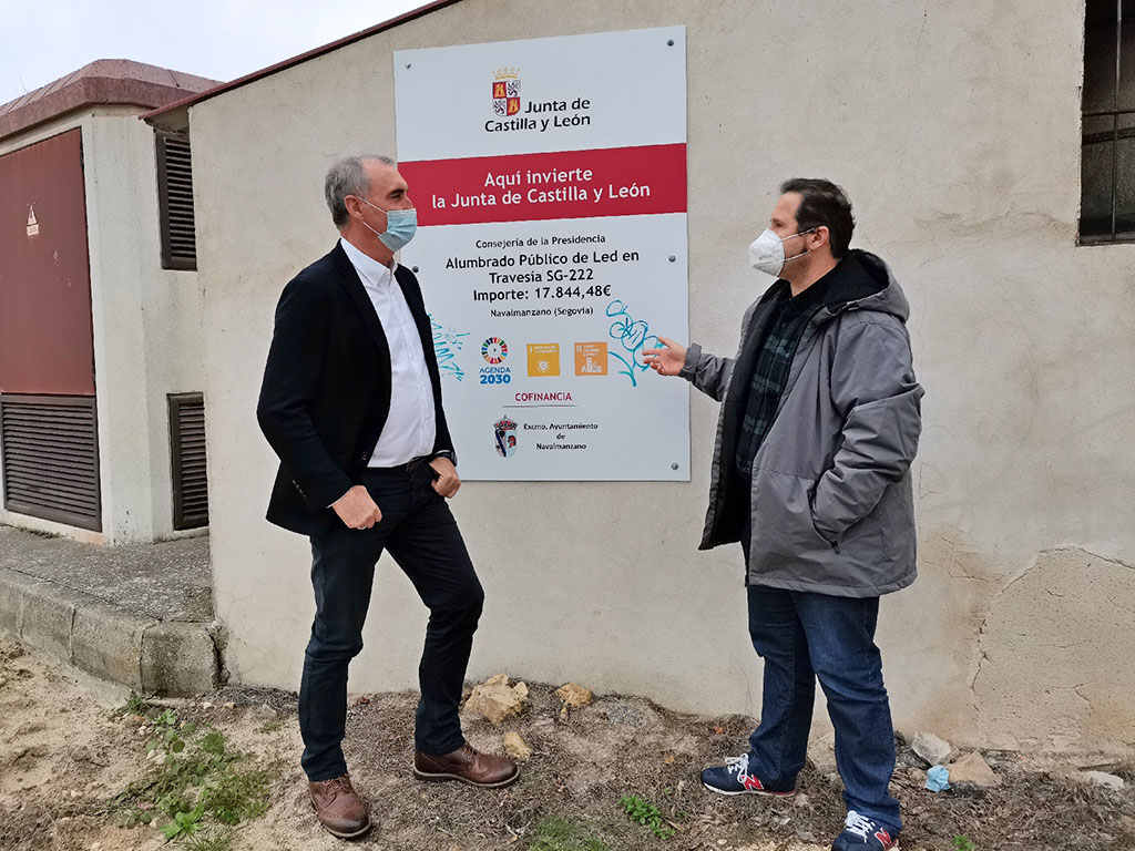 Visita del delegado territorial actuaciones Navalmanzano