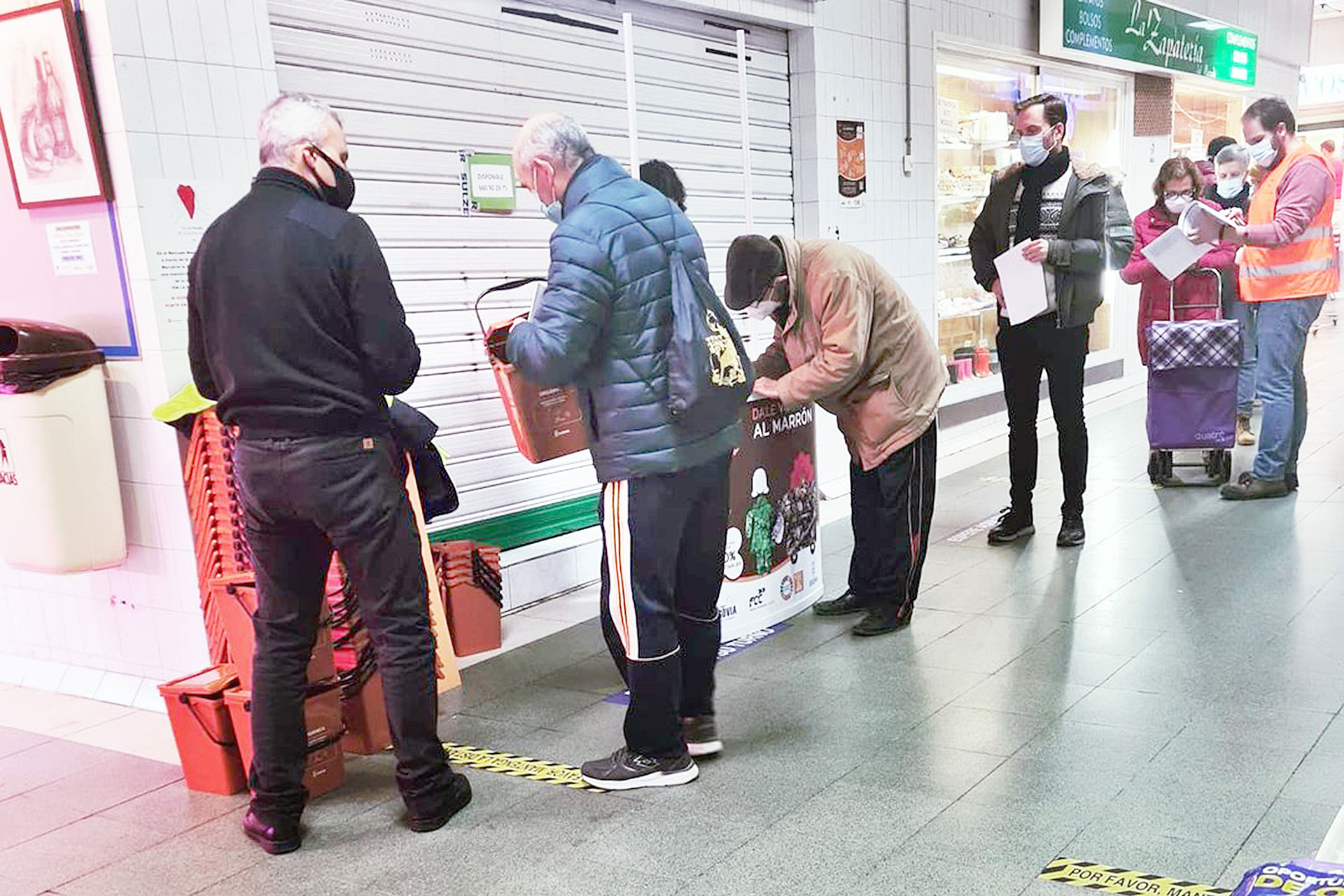 mercado albuera reparto contenedor marron