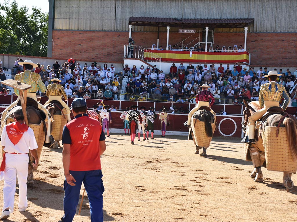 toros plaza paseillo nava de la asuncion