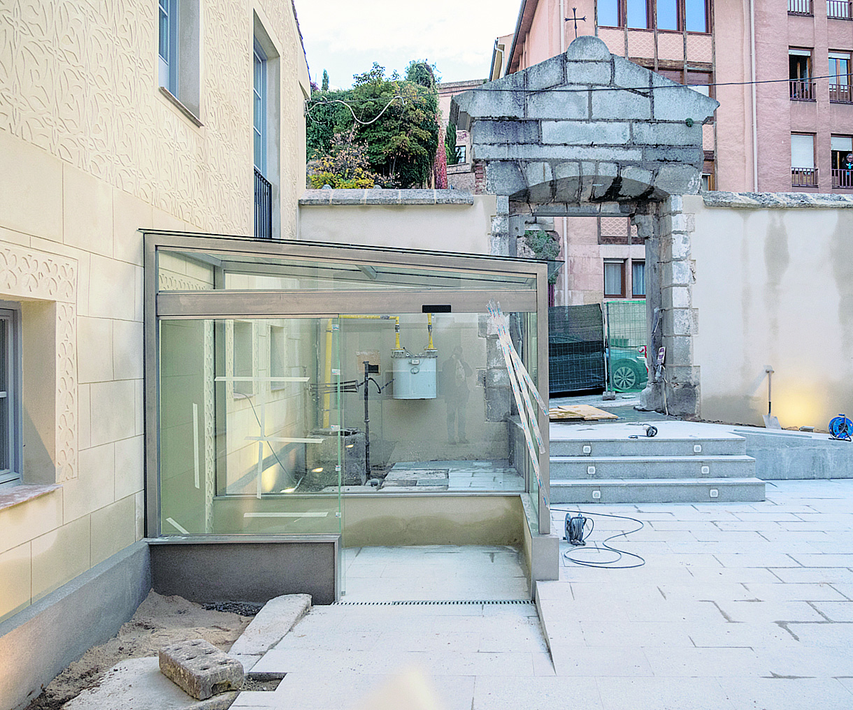 06 1kama Hospital Misericordia Patio Obras Acceso Radioterapia KAM8772