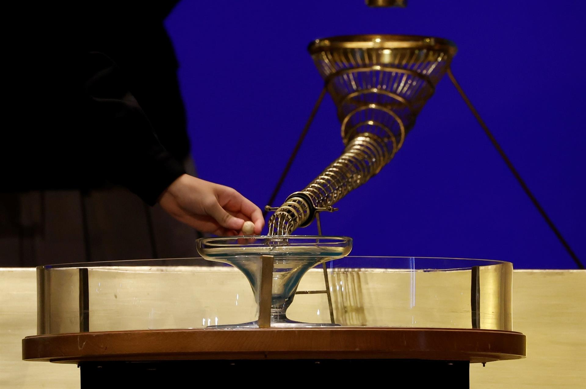 53d92eb5241dda72a72cc29645a9c9eeac53cf29w