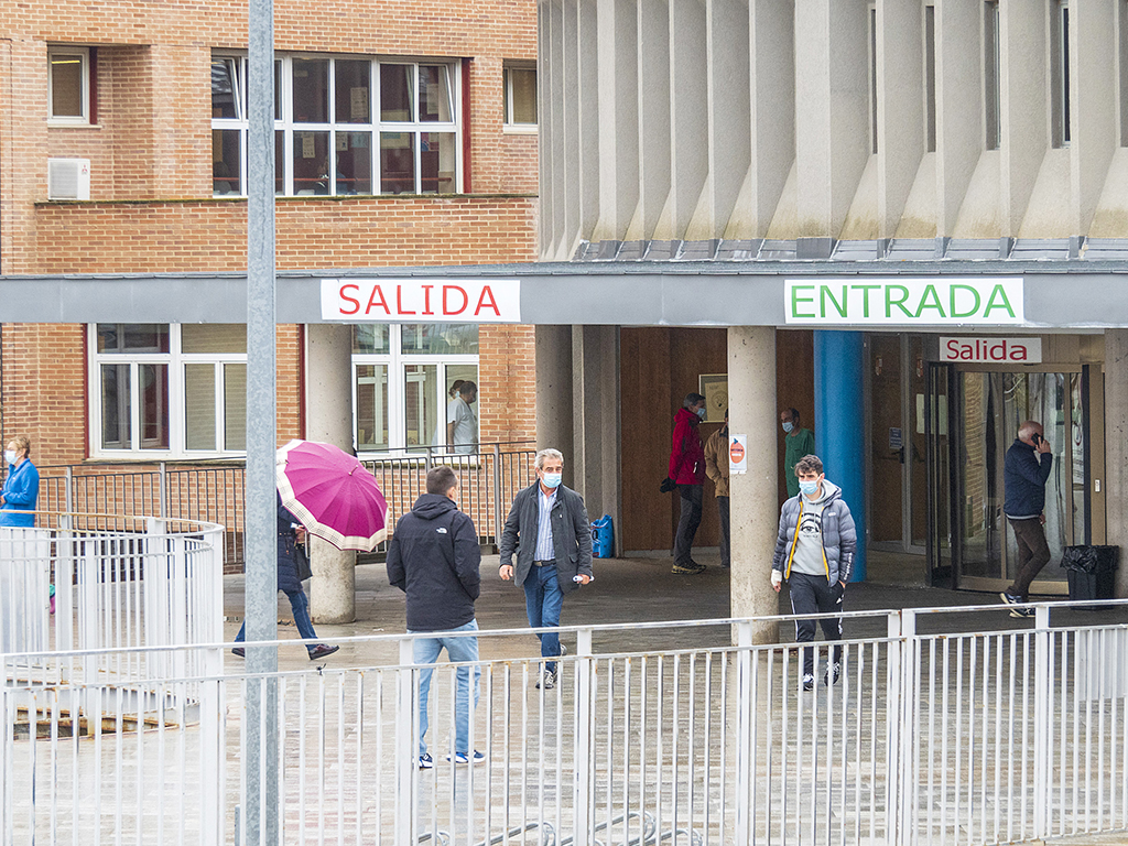 Entrada principal del Hospital General de Segovia