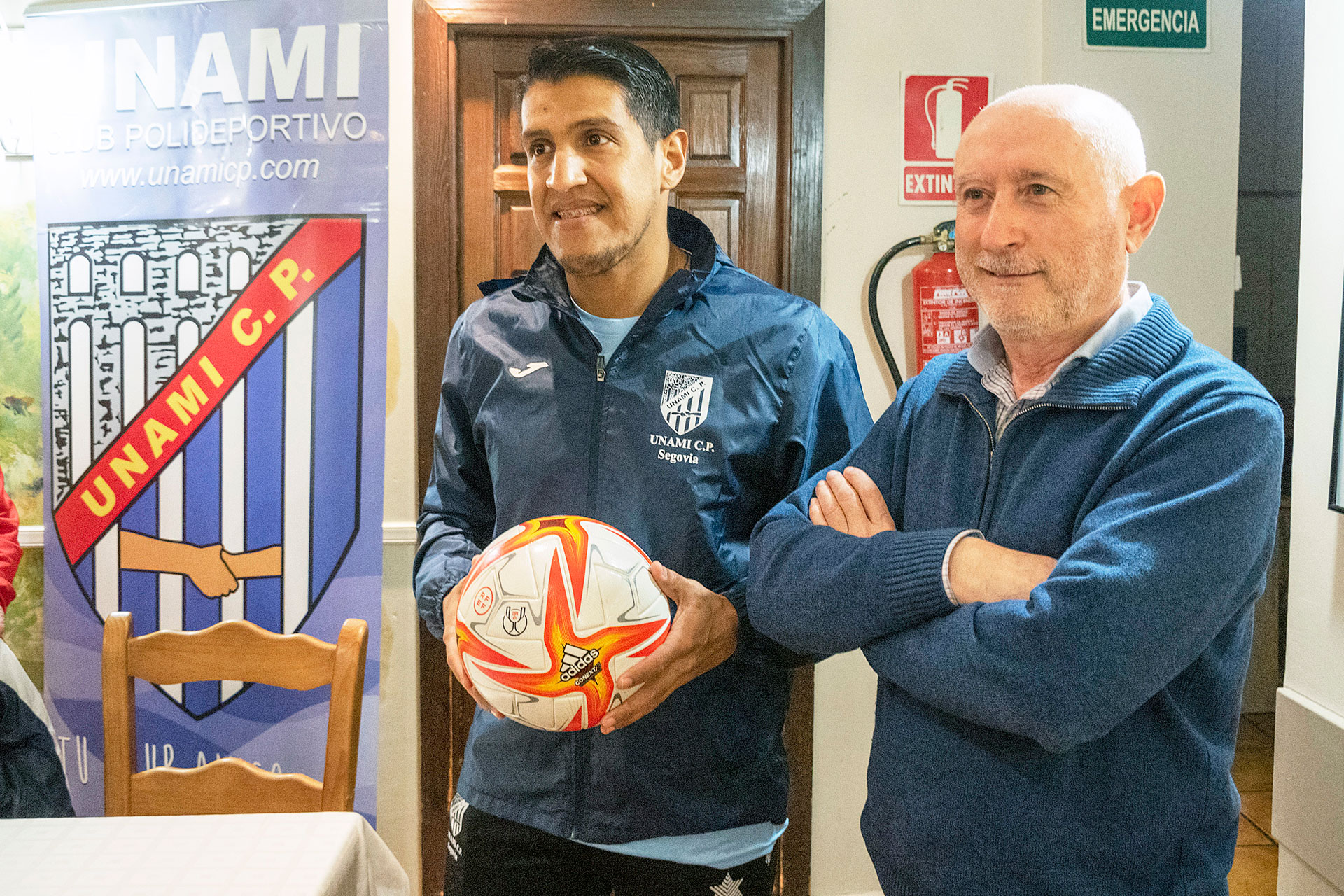 Futbol Unami Presentacion Director Deportivo KAM4814