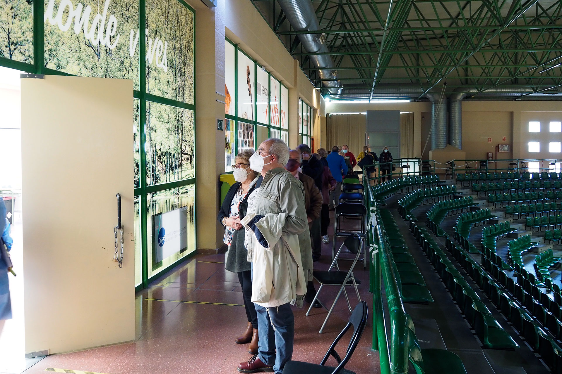 Pabellon Pedro Delgado Vacunacion Pfizer Coronavirus KAM8306