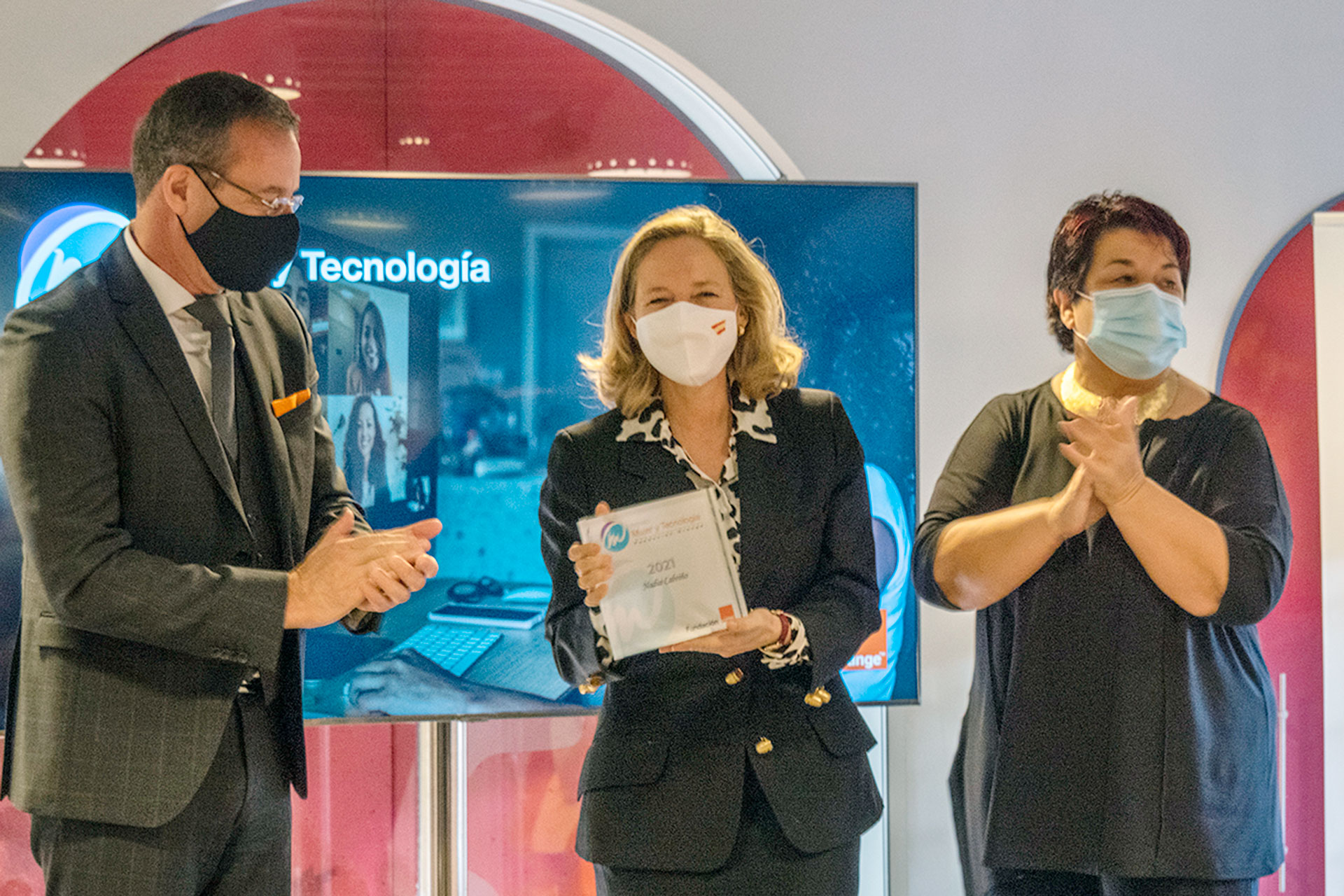 Premio Fundacion Orange Vicepresidenta Nadia Calvino KAM4209