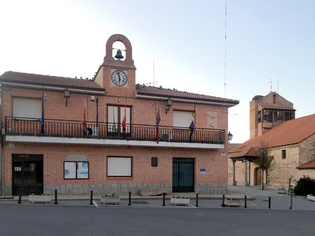 Imagen de la fachada del Ayuntamiento de Marugán.