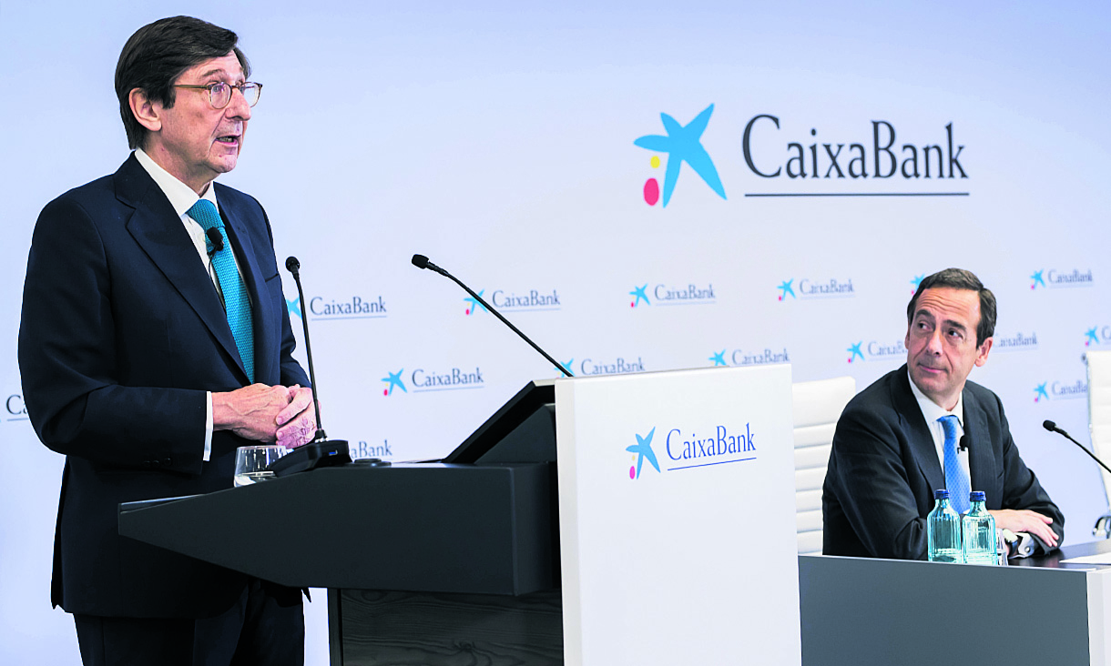 El presidente de CaixaBank, José Ignacio Goirigolzarri, y el consejero delegado, Gonzalo Gortázar.