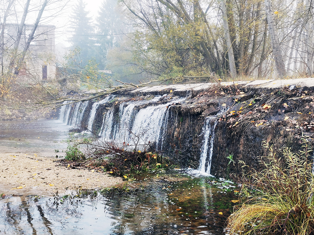 Los vecinos consideran esta presa un patrimonio identitario para toda la zona. /E.A.