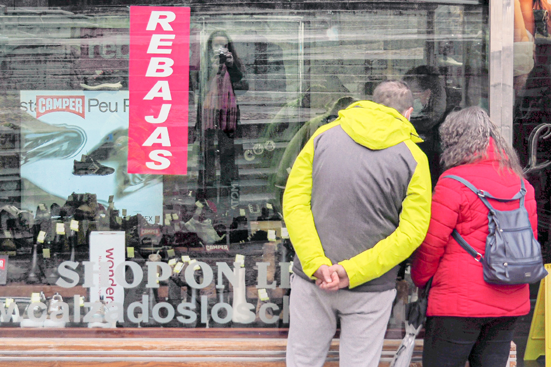 Un buen número de negocios iniciaron las rebajas antes del 6 de enero y las prolongarán hasta dos meses. / ROCÍO PARDOS