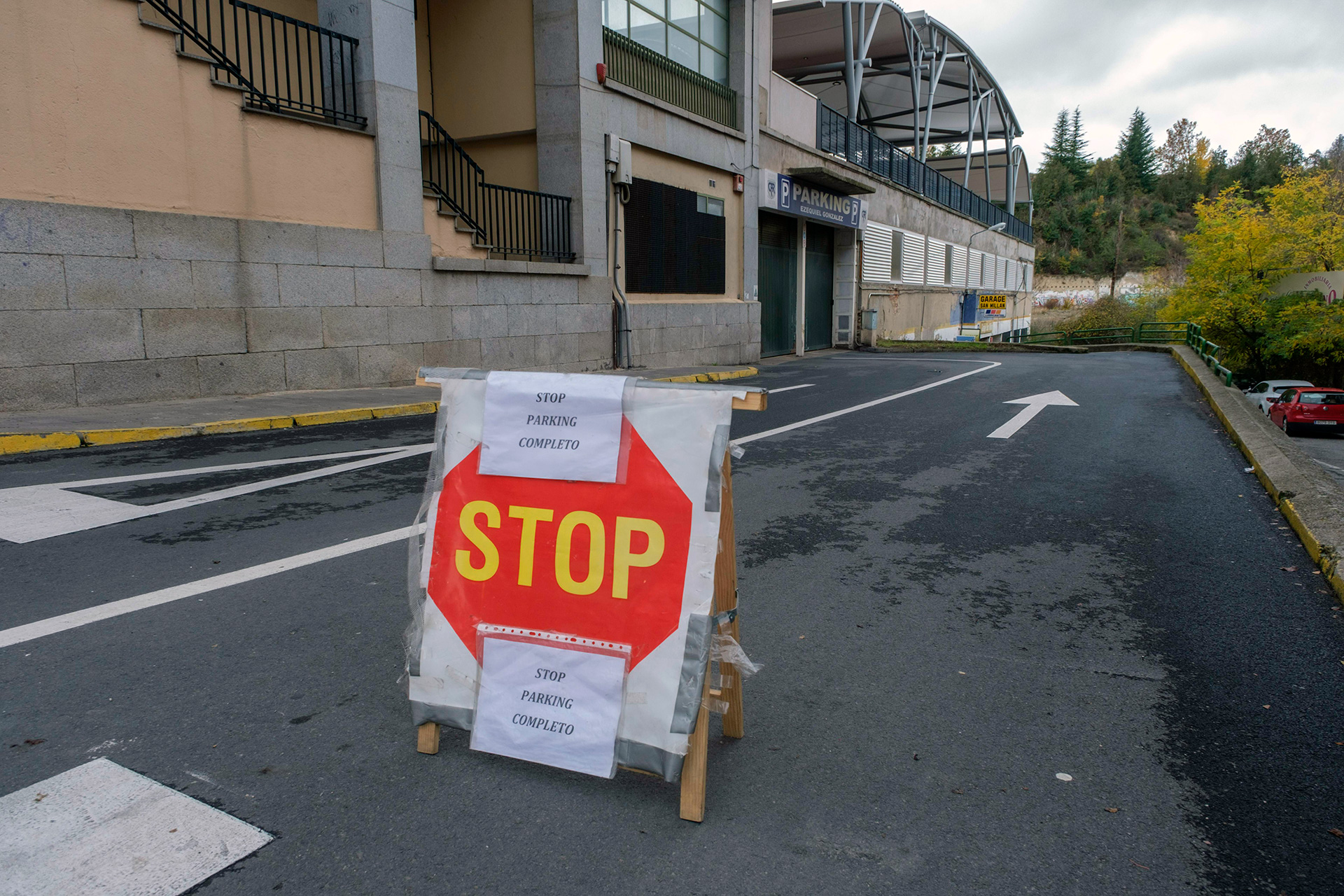 Parking Ezequiel Gonzalez Cerrado KAM1557