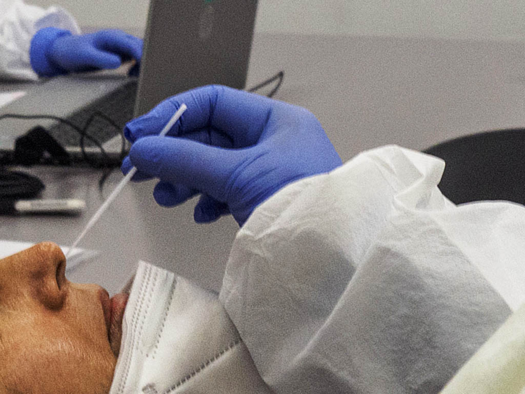 Prueba para la detección de casos de Covid-19. / KAMARERO