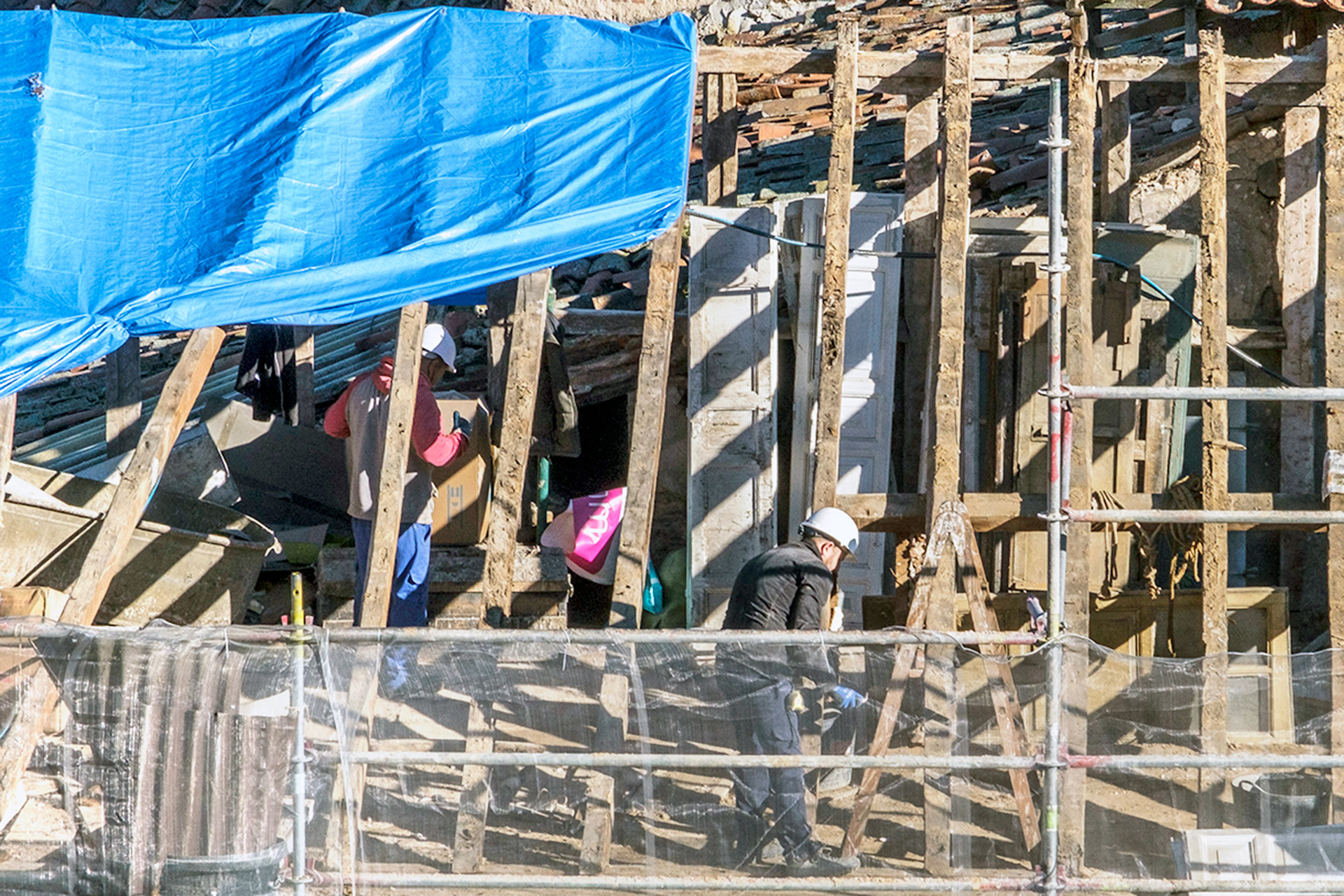 Trabajadores Construccion Rehabilitacion Casco KAM0023