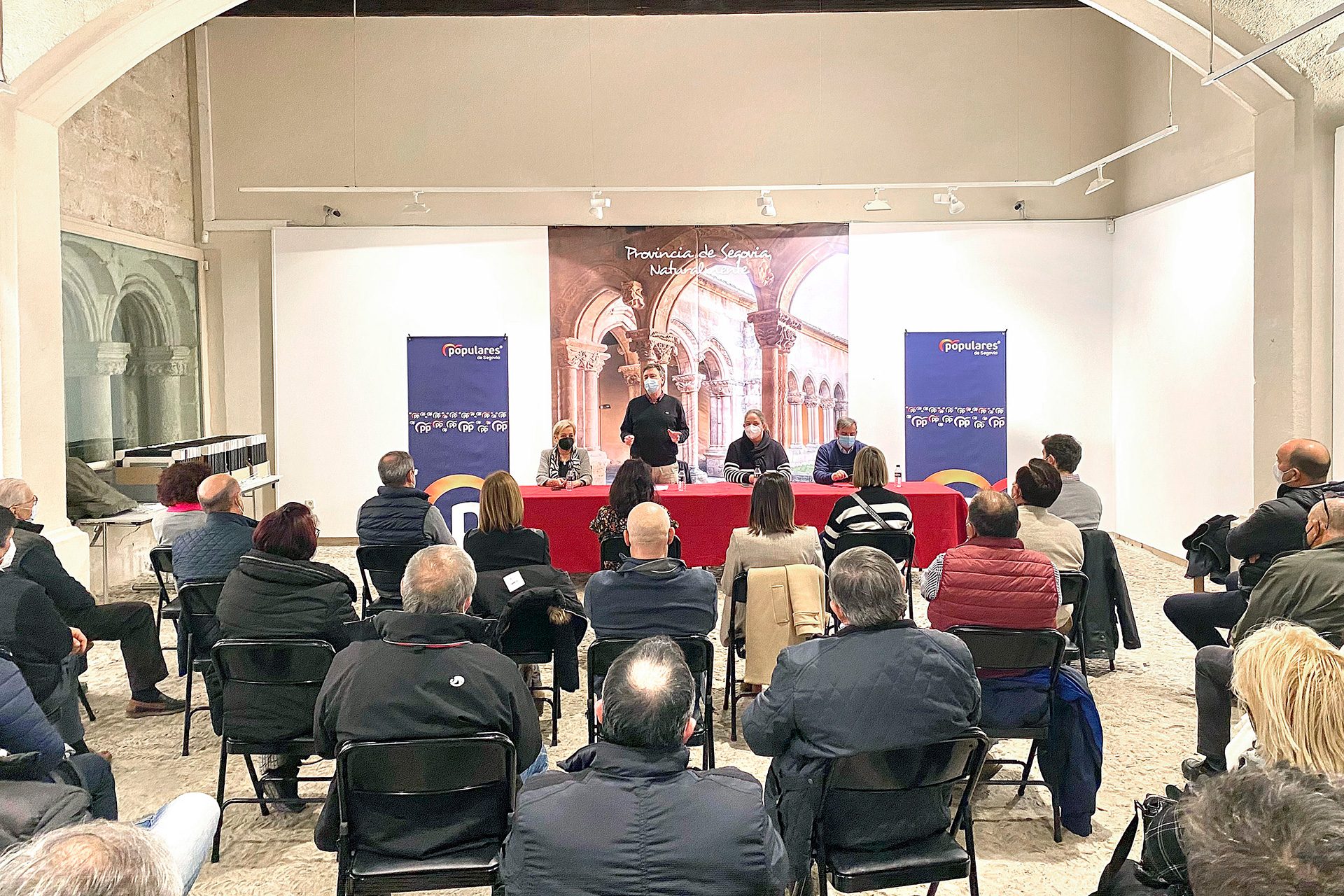 El PP presenta a los alcaldes de la Campiña propuestas en defensa del medio rural 1 elecciones regionales pp reunion santa maria IMG 3446