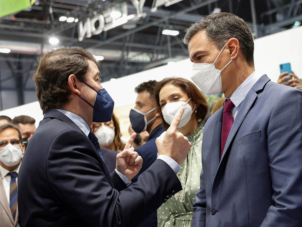 Mañueco apuesta por un turismo "sin masificación" que sea "palanca de la recuperación" 1 manueco pedro sanchez