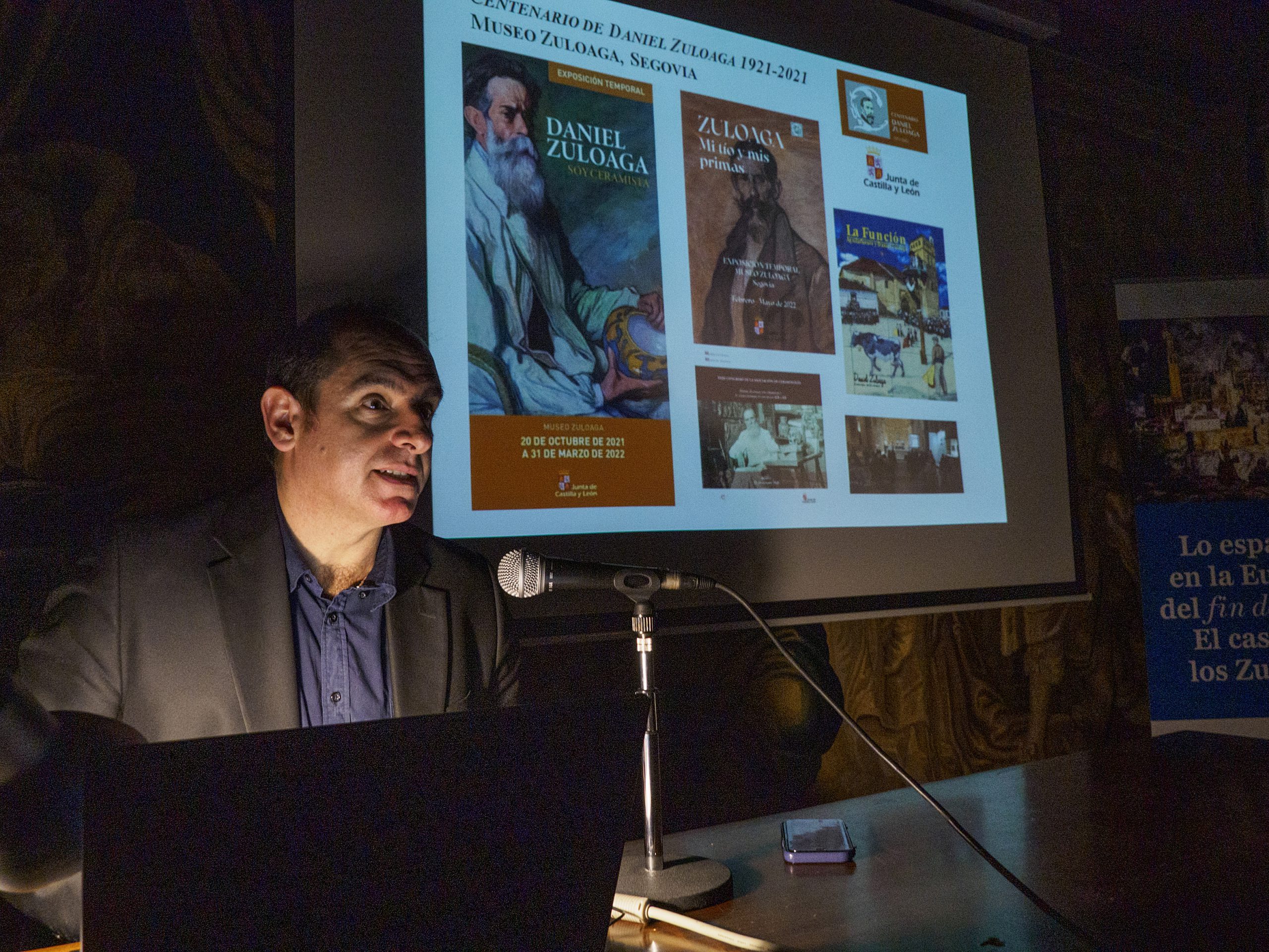 Santiago Martínez Caballero, en la segunda conferencia sobre los Zuloaga, en el Torreón de Lozoya. / KAMARERO