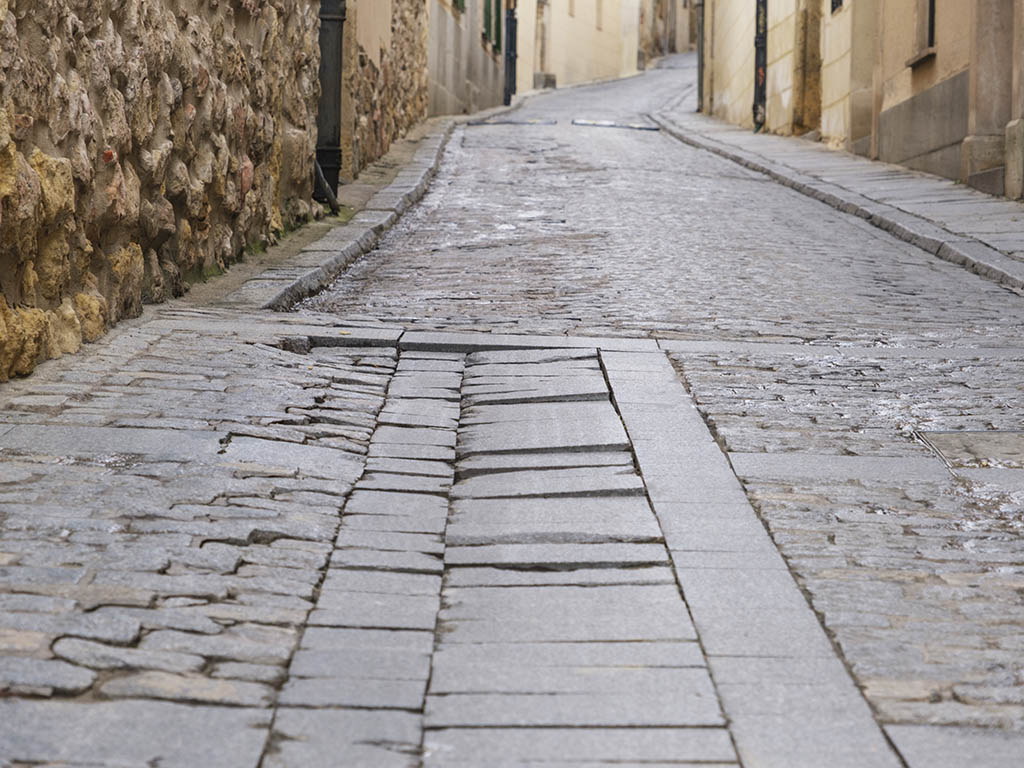 Calle Daoiz, de Segovia. / KAMARERO