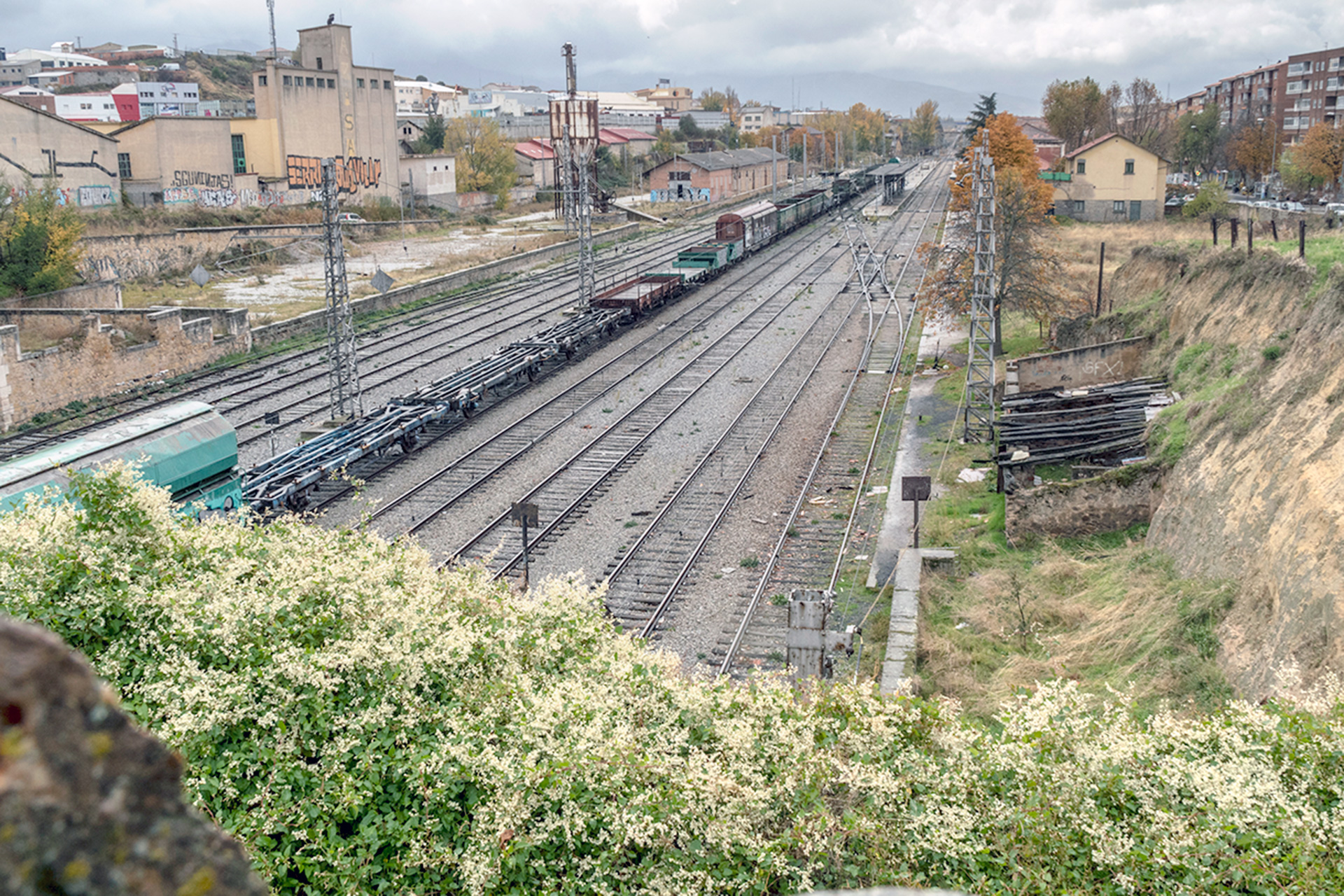 Terrenos de la estación de ferrocarril convencional de Segovia, propiedad de Adif. / Kamarero