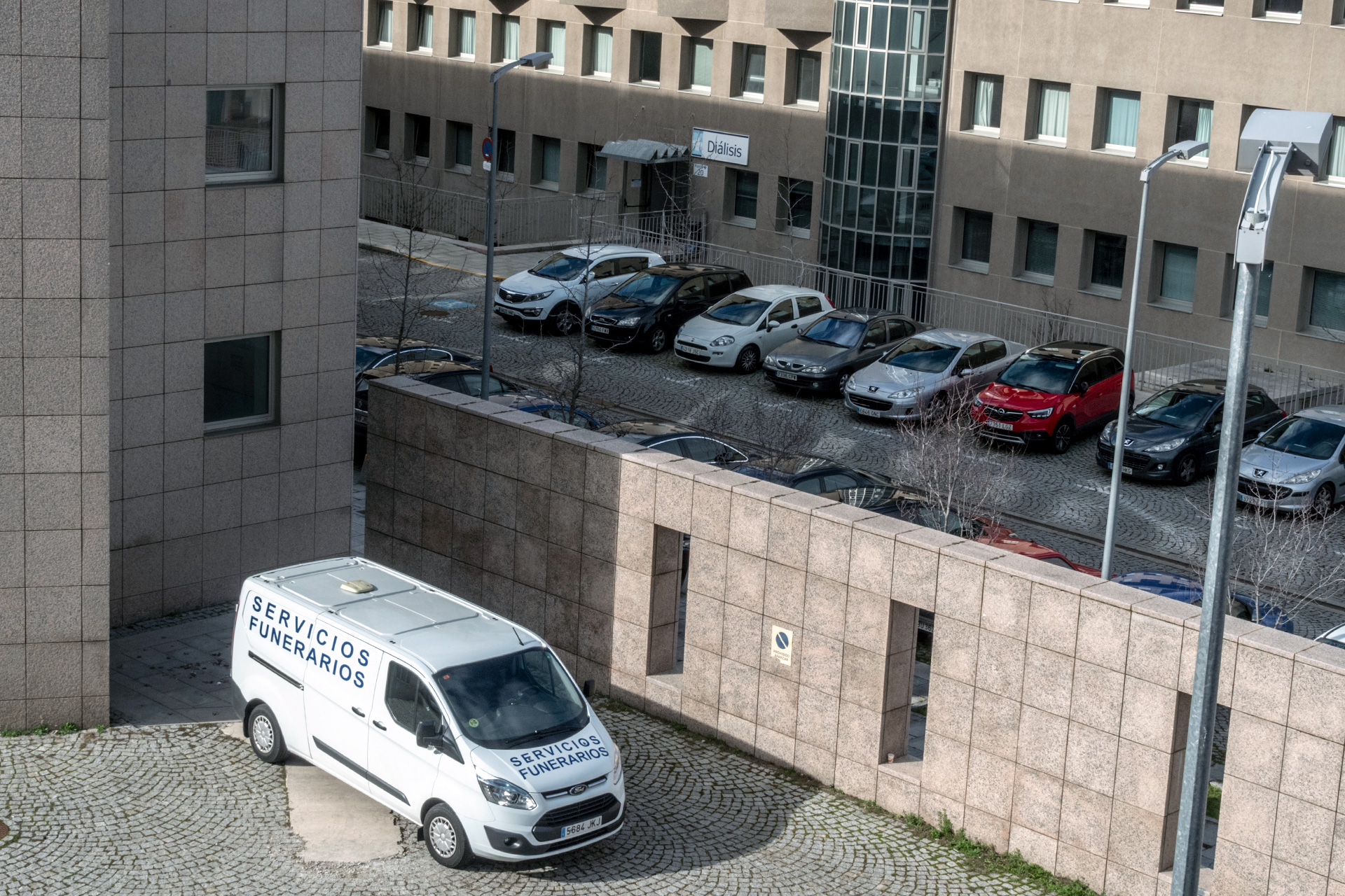 Nuevo muerto por covid y 117 positivos desde la última actualización 1 Hospital General Furgoneta Servicios Funerarios Coronavirus KAM7712