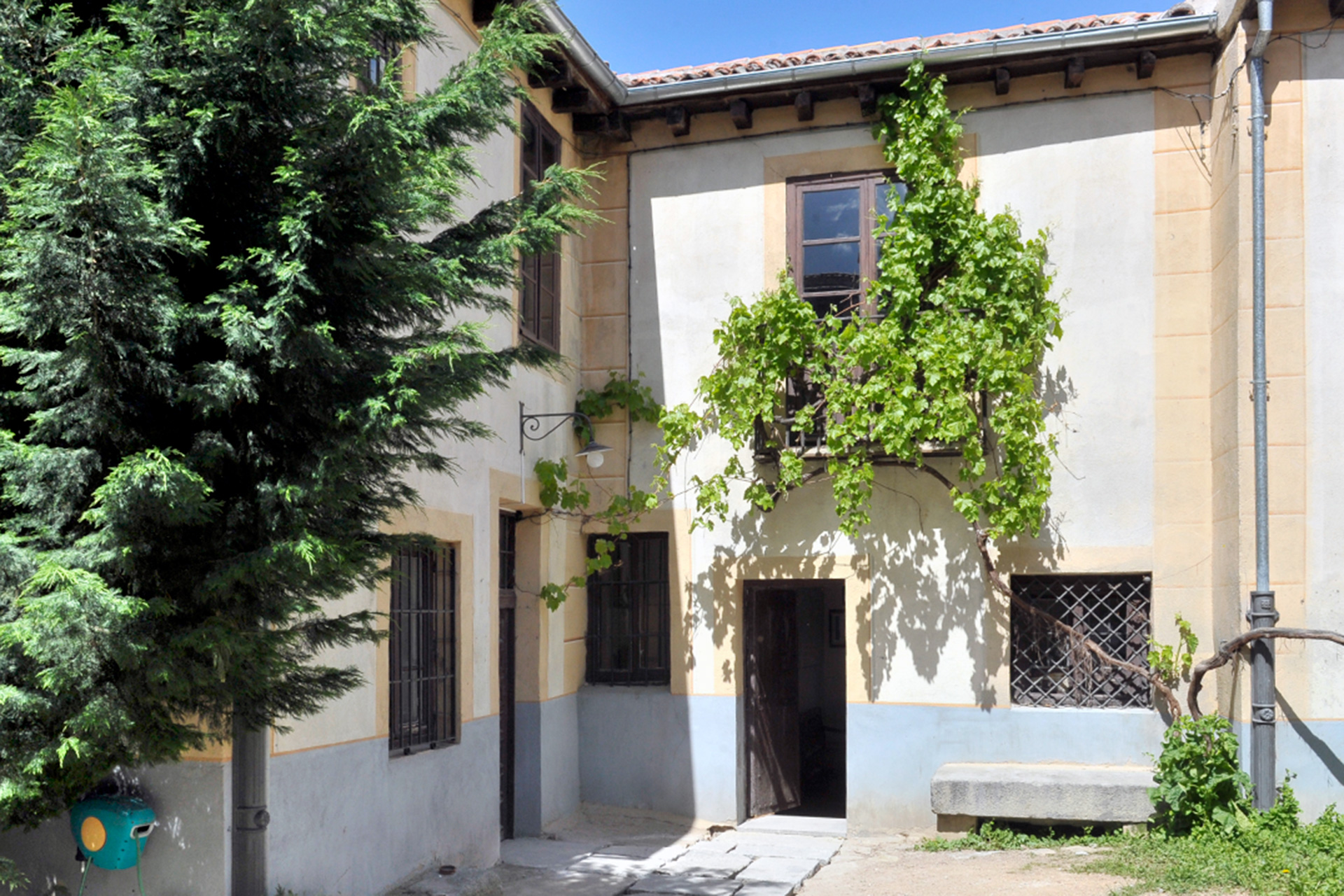 Casa Museo de Antonio Machado, en la calle de los Desamparados del centro histórico de Segovia. / Kamarero