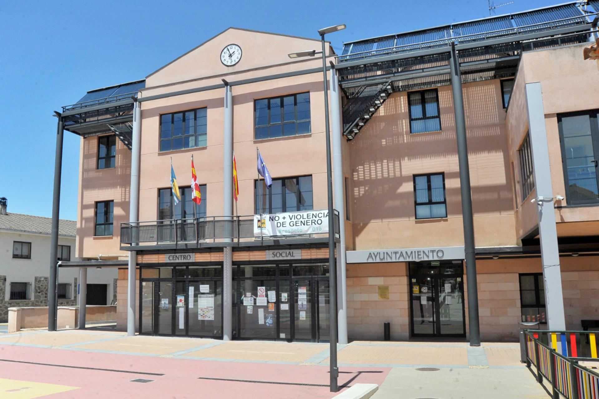 Palazuelos Ayuntamiento Fachada KAM0516