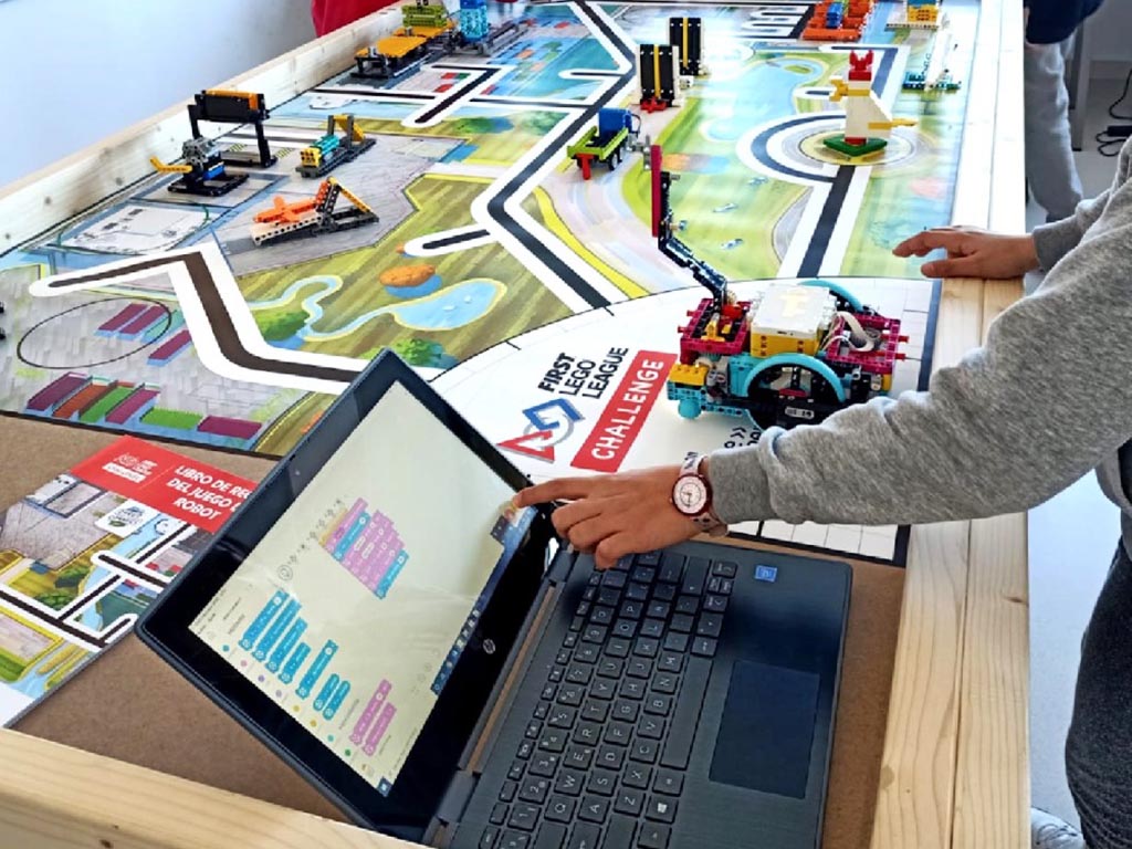 El CRA ‘Los Llanos’ de Valverde de Majano participa de nuevo en el Torneo First Lego League. / EL ADELANTADO